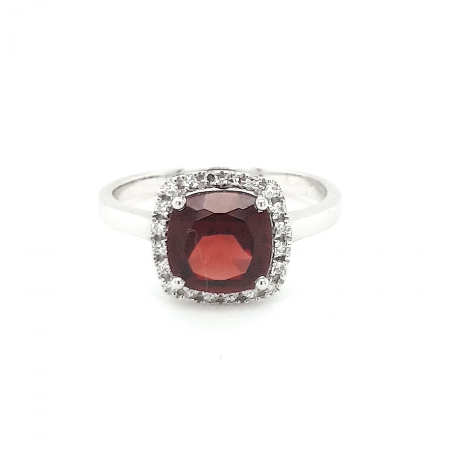 9ct White Gold Garnet and Diamond Cluster Ring Size N